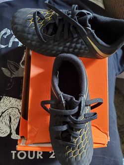 soccer shoes