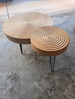 Round Nesting Coffee Tables Set of 2 | Concentric Rings | Mesas nido redondas de madera (juego de 2)