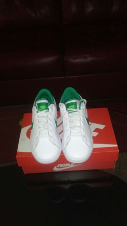 Nike gym shoes