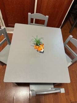 Lil table