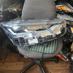 2021-24 FORD  MUSTANG  MACH E  RIGHT HEADLIGHT 