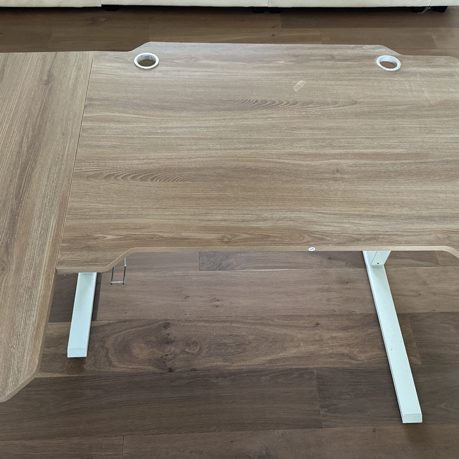 BRAND NEW STANDING TABLE 