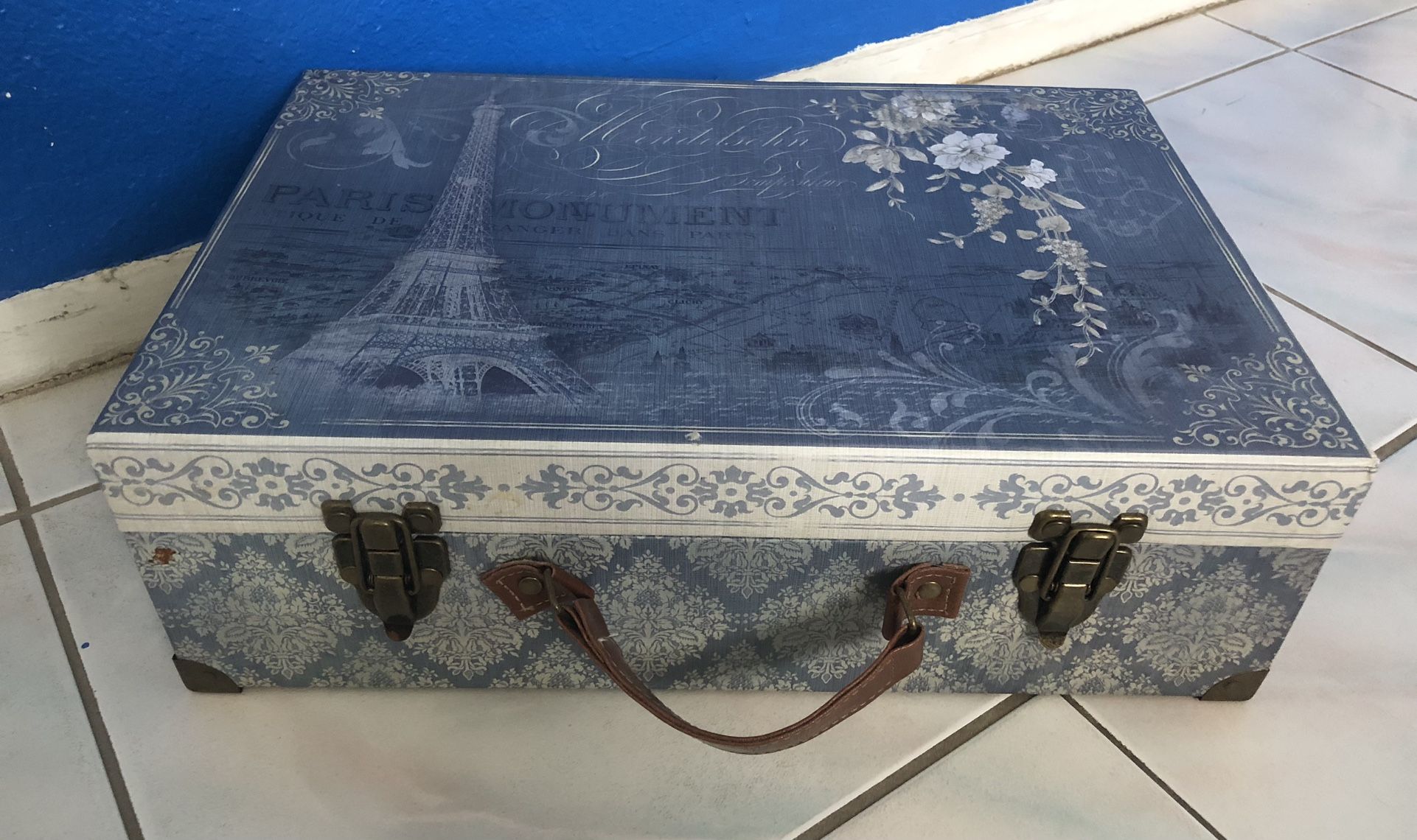 Punch Studio Paris Cardboard Briefcase Clasp Closure