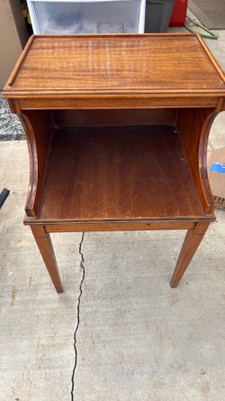 End table/night stand