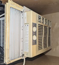 Air Conditioner GE 5,050 BTU, 115-V Used