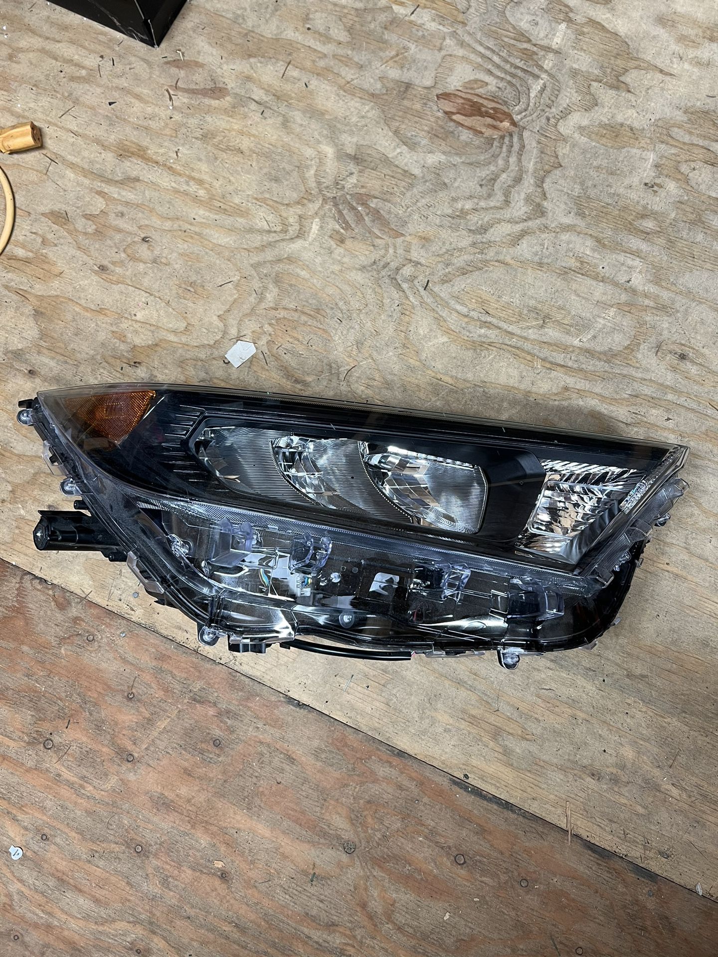 Toyota RAV4 Headlight Passenger Side