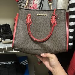 Micheal Kors Purse 