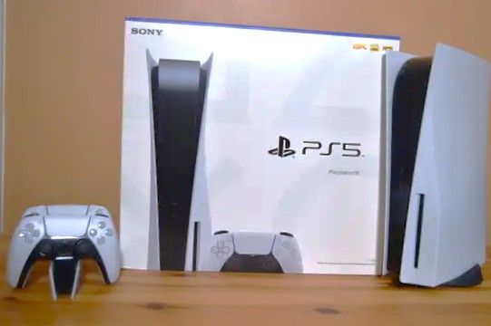 Slim PS5 Console - System and Controller