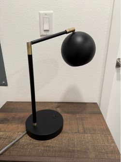Modern Black & Brass Table Lamp – Excellent Condition