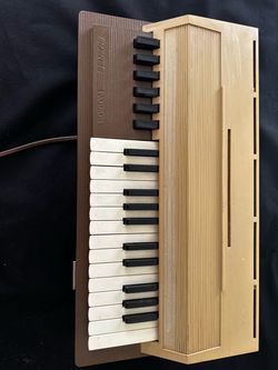 Emenee Audion electric organ