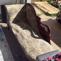 Vintage Lounge Couch 