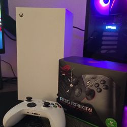 Xbox One Series X W/ 2 Controllers