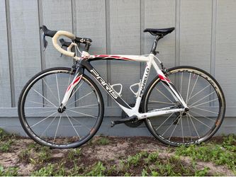Paris pinarello bike