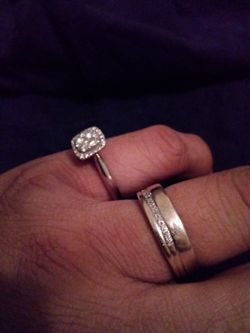 2 rings. Women and men. White gold.