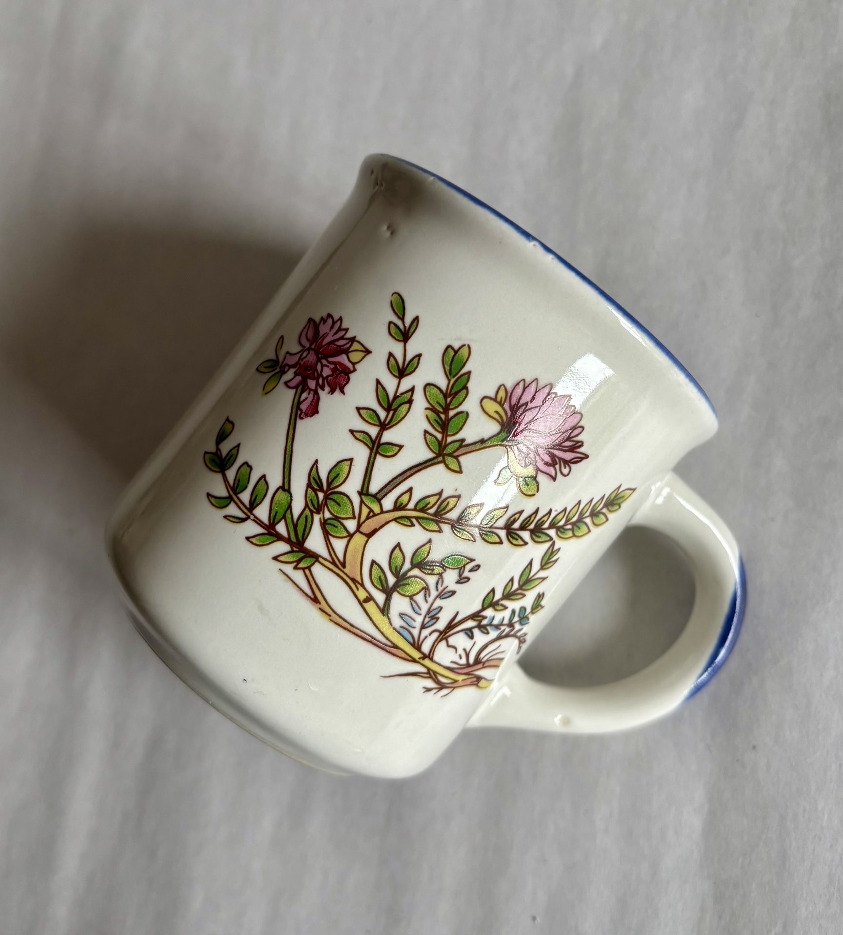 Vintage 10-oz Blue Rimmed Floral Mug