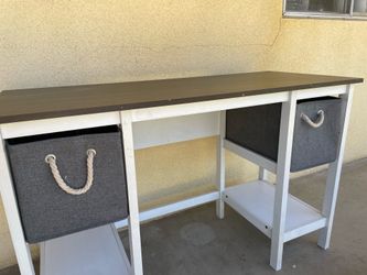 Desk (cash only) pick up in Tipton