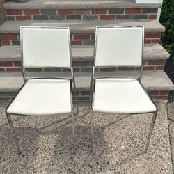 2 AARON DINING CHAIR by NUEVO