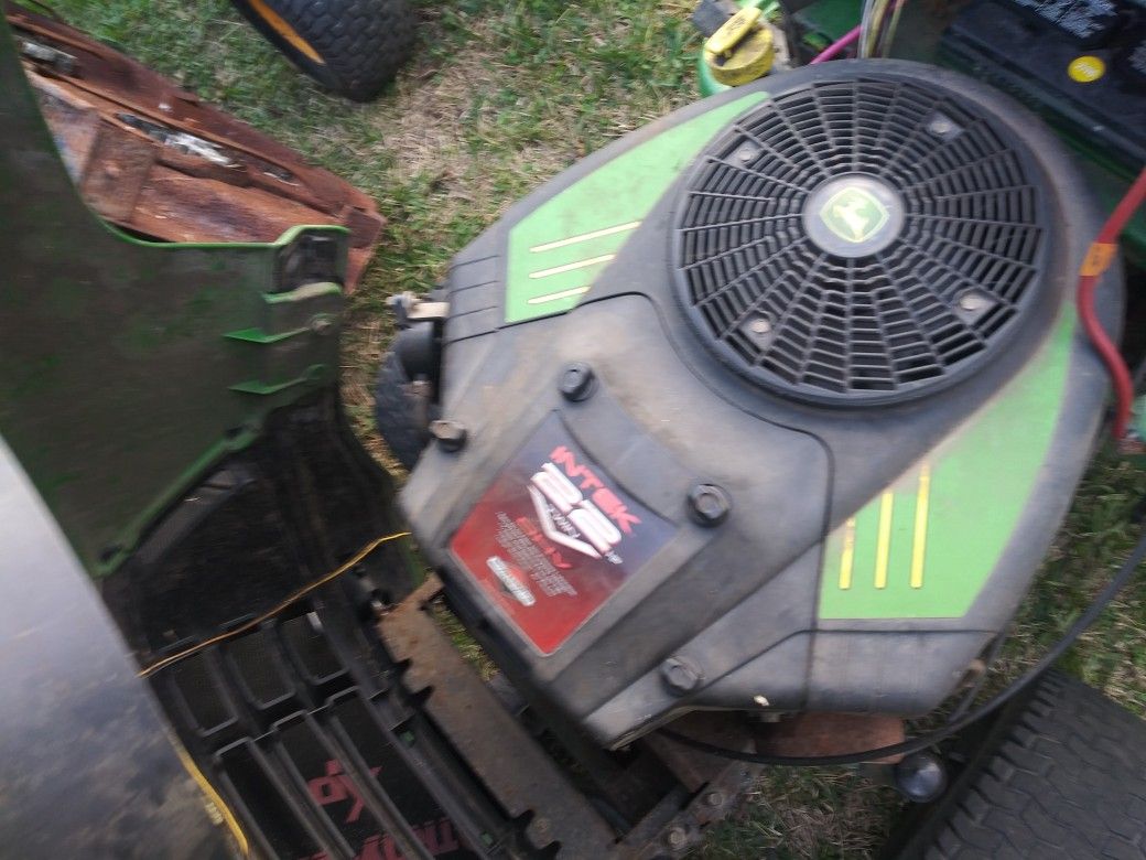 22 hp V-TWIN Brigg and stratton motor fits riding mower tractors zero turns 285 cash