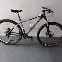 BICYCLE TREK 9 SPEED SIZE 29 BRAND NEW 