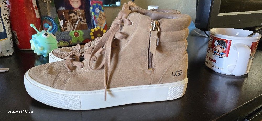 UGG SUADE ANKLE BOOTS