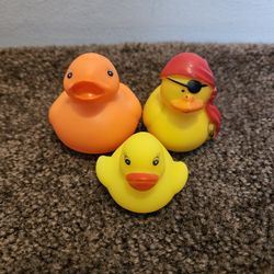 Lot of 3 Plastic Rubber Duck Toys