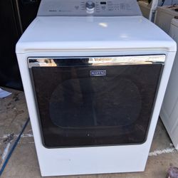 Maytag Bravos XL Maytag Commercial Technology Super Capacity Electric Dryer 
