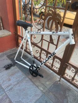 Volume Cutter Bike Frame with Crankset