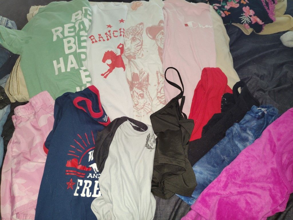 Bag Of Clothes Girls Must Go!!