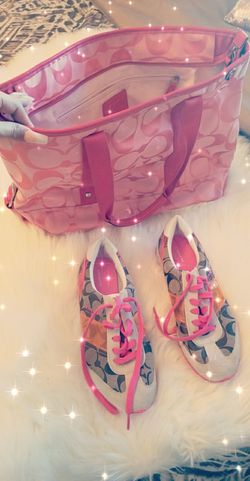 COACH Nolita 19 With Graphic Ditsy Floral Print NWT NEW for Sale in  Montclair, CA - OfferUp