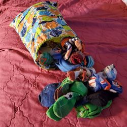 34 Toddler size 3 socks