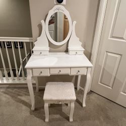 Luxurious white Vanity 