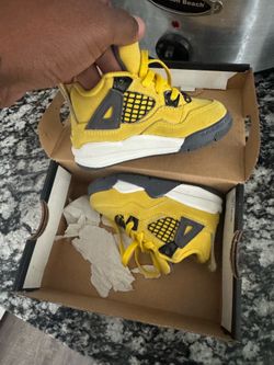 Jordan Retro 4  size6c