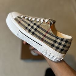 Burberry Converse 