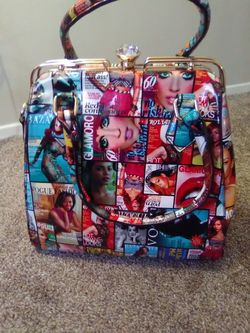 New magazine purse