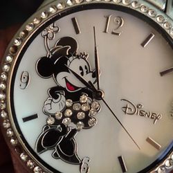 Vintage Walt Disney Metal Band Minnie Mouse Analog Watch