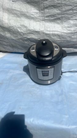 Instant Pot 6 Qt Pressure Cooker Programmable