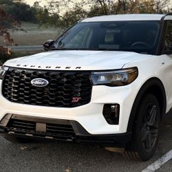 2025 Ford Explorer