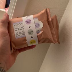 Kendal And Kylie Wipes 