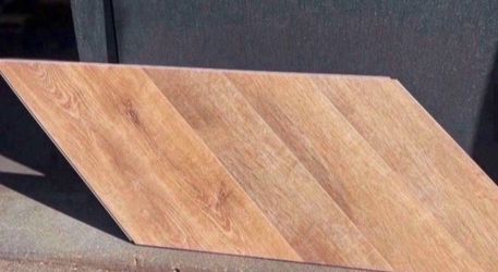 Lifeproof Chevron Fresh Oak 22 MIL x 12 in. W x 28 in. L Click Lock Waterproof Luxury Vinyl Plank Flooring (18.9 sq. ft./Case)