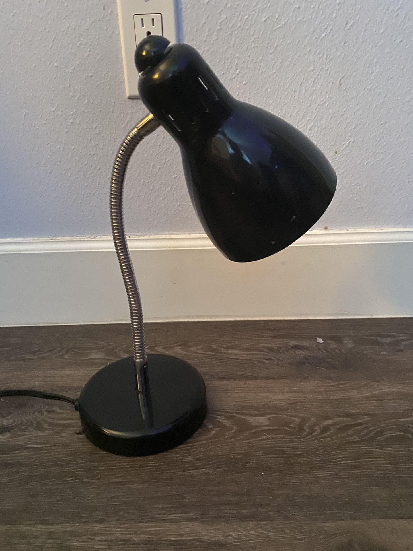 Desk lamp