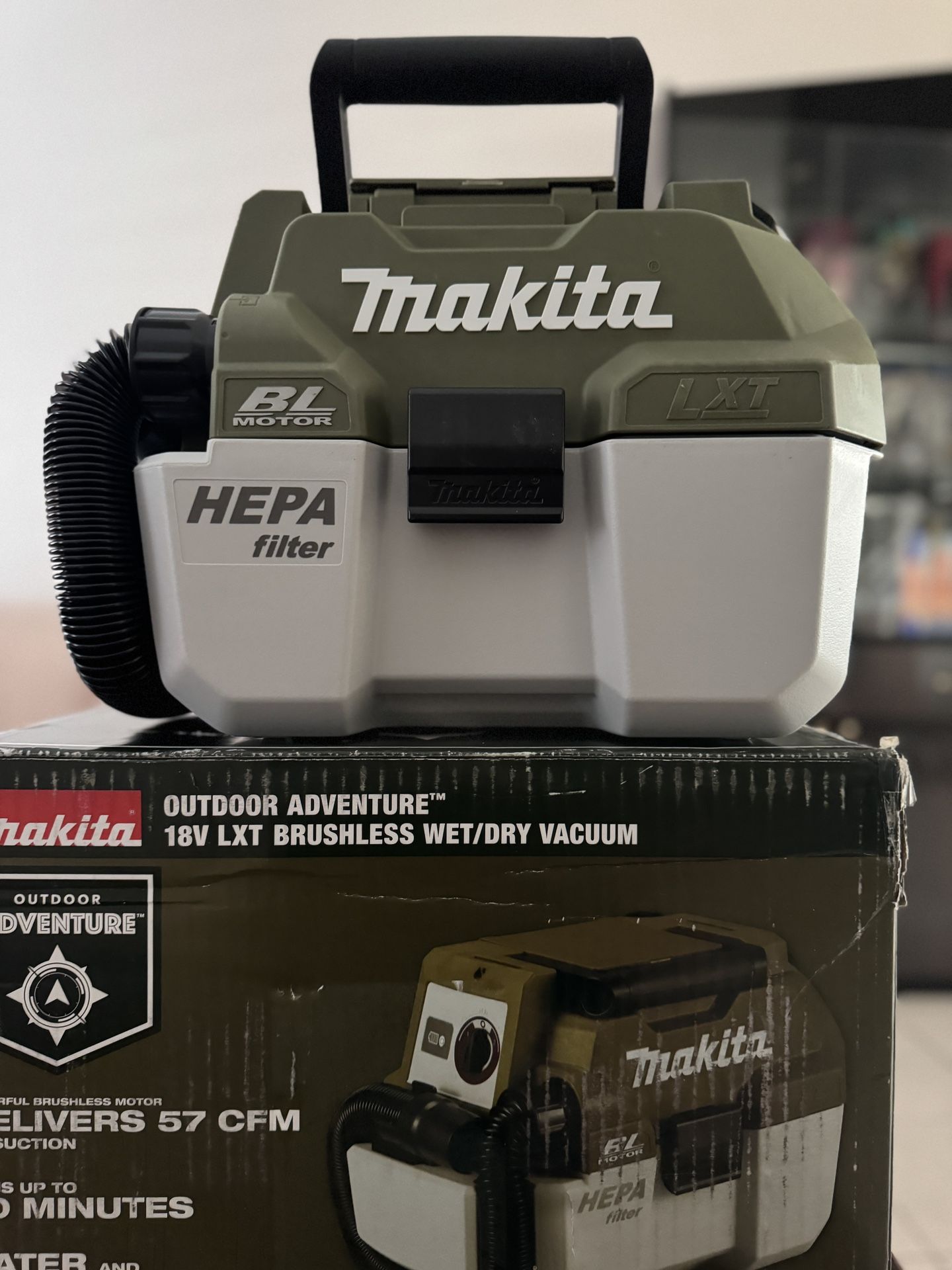 MAKITA outdoor Wet/Dry Vacuum NEW Green