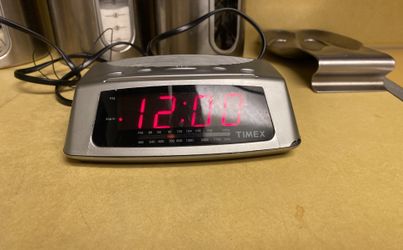 Timed FM AM radio clock With Alarm