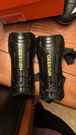 Soccer shin guards