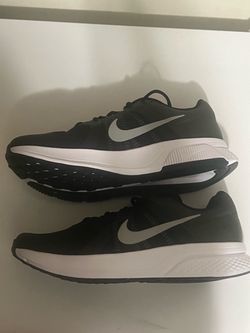 Nike running shoe size 11.5 black green and white