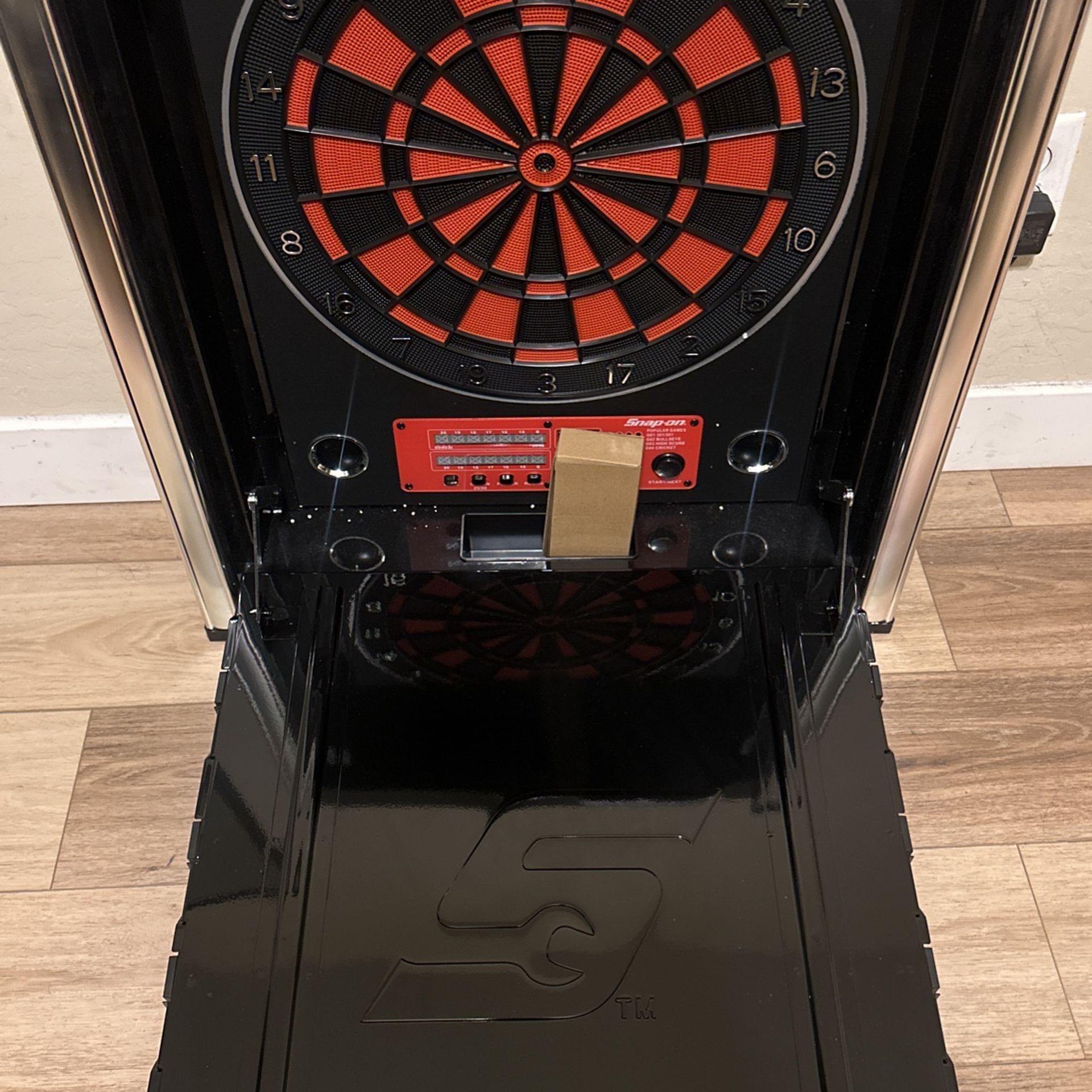 Snap On Epic Dart Board