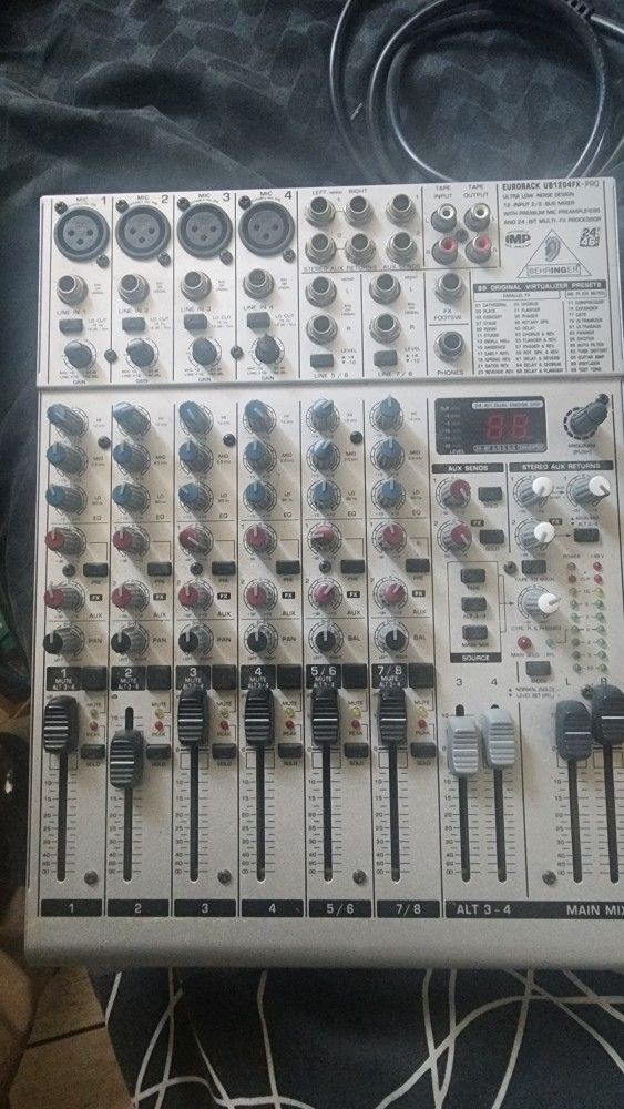 Behringer Audio Mixer