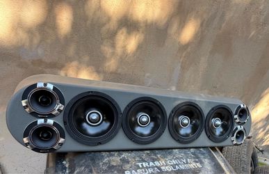 Universal speaker roof rack