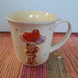 Gund 3D Teddy Bear Embossed Coffee Mug Cup I LOVE YOU holding Red Balloons

