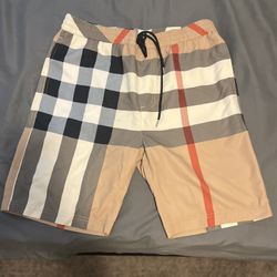 **BURBERRY** Shorts Men’s (M)