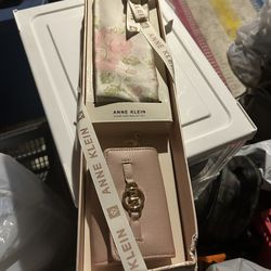 Anne Klein Wallet & Scarf Set